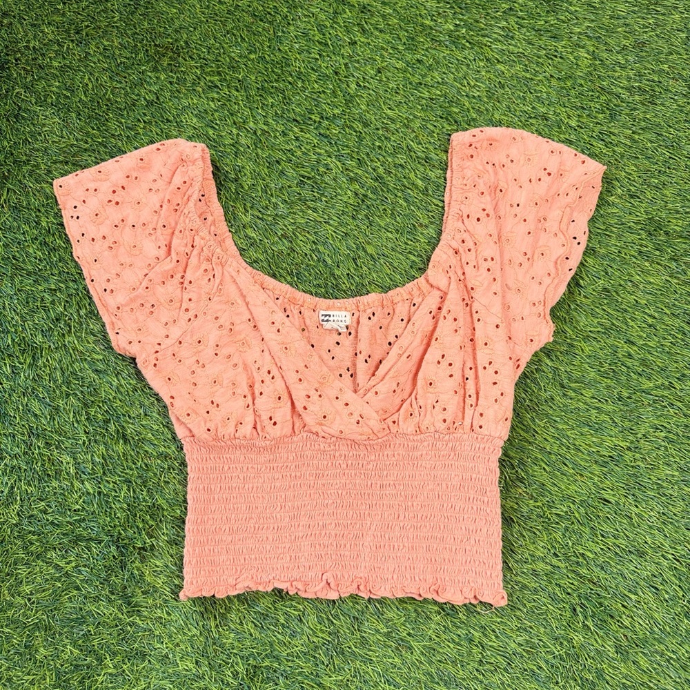 Billabong Beach Bird Eyelet Cropped Top Womens medium Melon embroidered floral